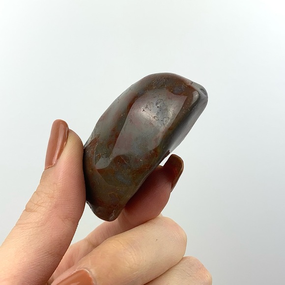 Tumbled Gray/Red Dark Lake Superior Agate Crystal (Collectors Piece) - SML - Picture 3 of 7